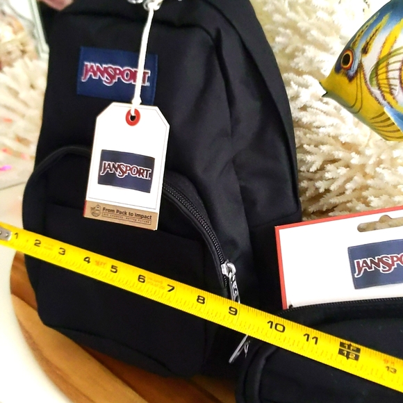 JanSport bundle NWT 🔥 1) medium backpack 1) fanny pack. - Picture 7 of 11